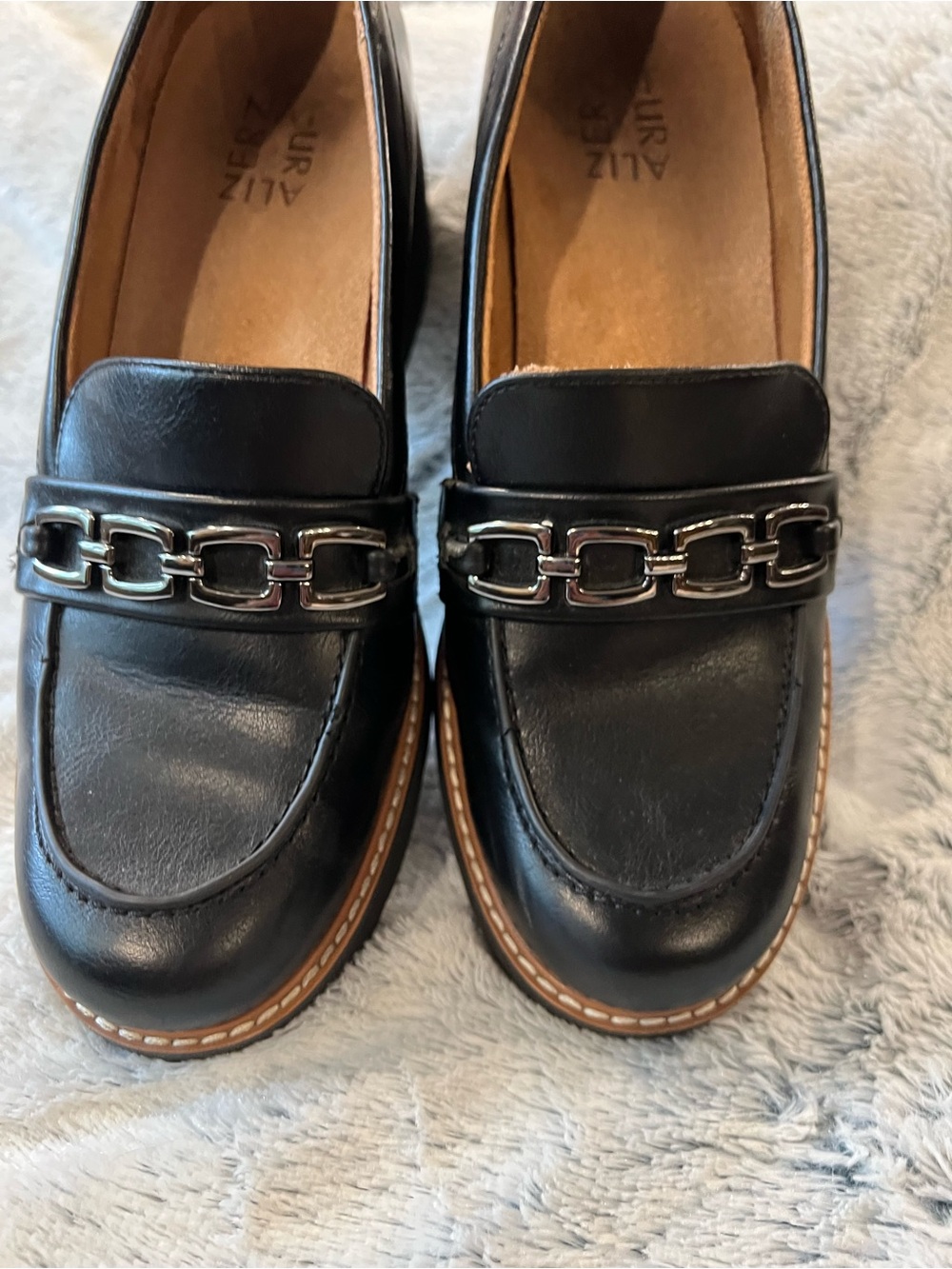 Naturalizer Black Leather Chain-Accent Loafers - Picture 4 of 12